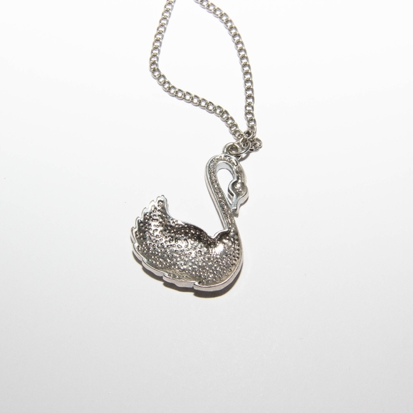 Forever 21 swan necklace - Picture 3 of 3